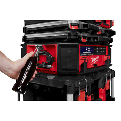 M18™ PACKOUT™ Radio Ładowarka Milwaukee