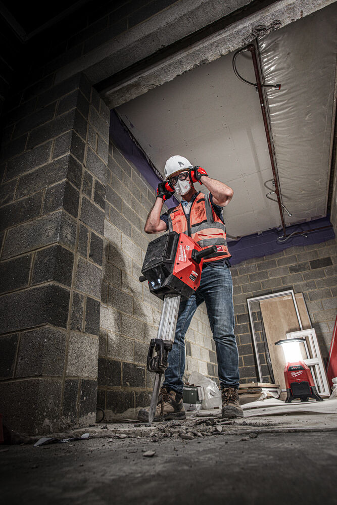 M18™ ONE-KEY™ Lampa strefowa z ładowarką M18 ONESLDP-0